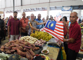 PROGRAM WALKABOUT YB.PENGERUSI JAWATANKUASA PELANCONGAN, KEBUDAYAAN, ALAM SEKITAR DAN PERUBAHAN IKLIM NEGERI TERENGGANU KE PASAR KEDAI PAYANG