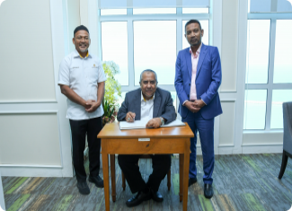 KUNJUNGAN HORMAT GOLDEN PHAROS KE MBKT