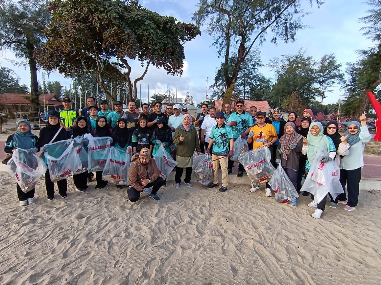Program Bersih Pantai Monsun Terengganu 2025