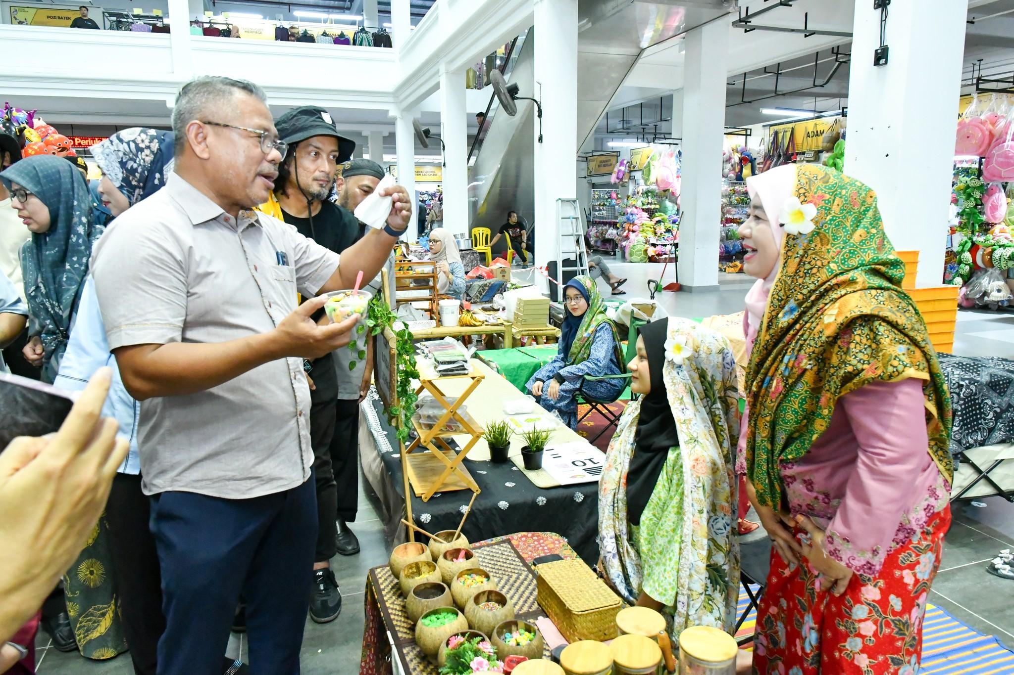 LAWATAN DATUK BANDAR MBKT KE PASAR PAYANG