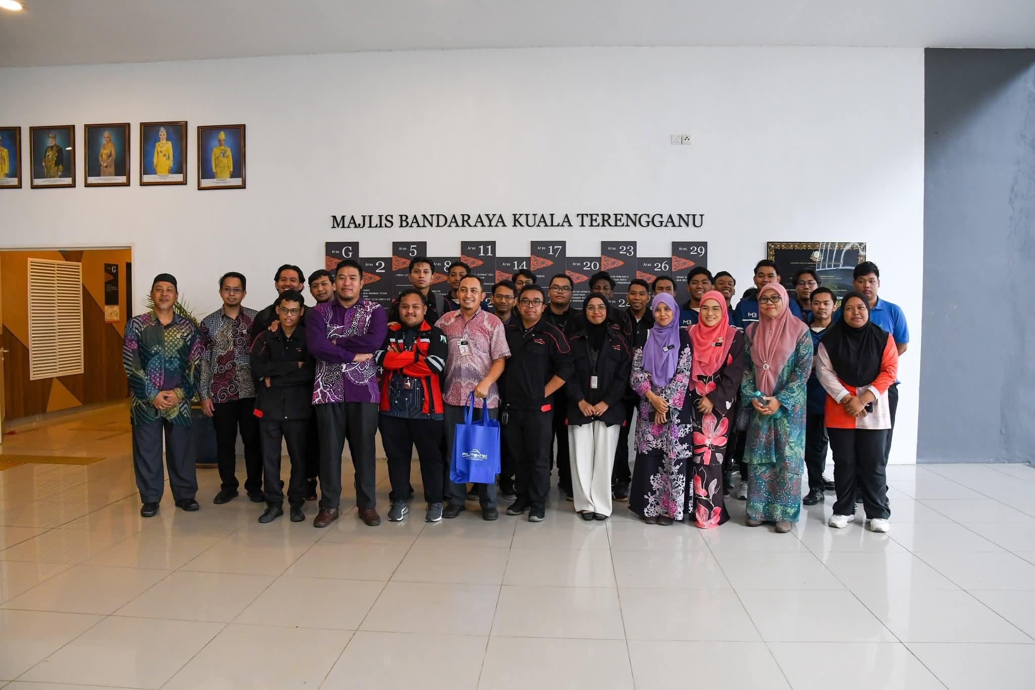 KUNJUNGAN DARIPADA PELAJAR-PELAJAR POLITEKNIK KUALA TERENGGANU